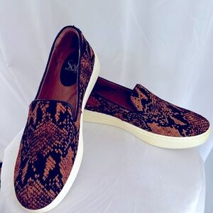 Sofft brand slip on sneakers